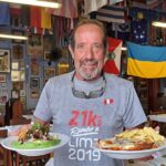 Es argentino y convoca multitudes en su bodegón en una de las ciudades con mejor cocina del mundo