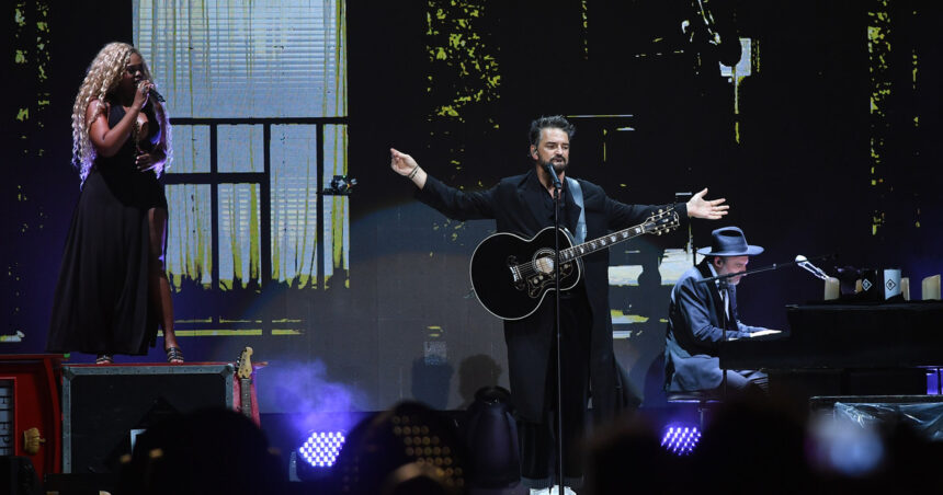 Ricardo Arjona volvió a la Argentina y dijo: “Nos da miedo acercarnos a ustedes, mujeres, porque hasta podemos ir presos”