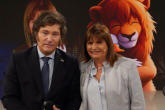 Patricia Bullrich ya se mueve como ministra de Milei: enfría su relación con Macri y se adapta al “gobierno multicolor”