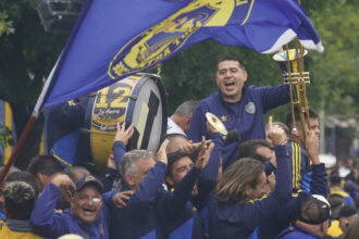 Riquelme se movilizó junto a una multitud de hinchas de Boca contra la suspensión de las elecciones: “No nos pueden intervenir el club, de ninguna manera”