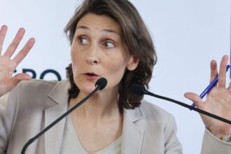 En Francia quieren copiar a la Argentina: la ministra de Deportes pide prohibir el público visitante en el fútbol para frenar la violencia