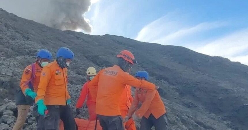 Erupción del volcán Merapi en Indonesia: el número de montañistas muertos ascendió a 23