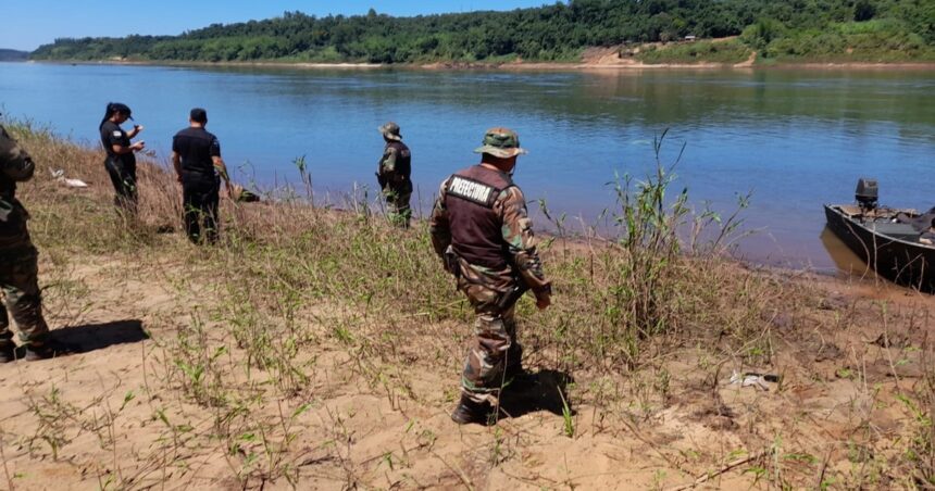 Intentaba salvar ganado por la creciente del Río Paraná, se cayó de un caballo y murió ahogado