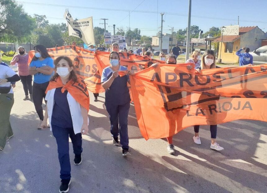 Claudia Contreras: “Mas allá del diálogo, el gobierno tiene que poner dinero en el bolsillo de los trabajadores”