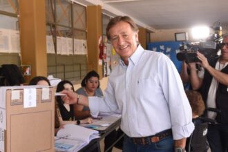 Insólito: Rodolfo Suárez jura como senador, pero seguirá siendo gobernador por unos días