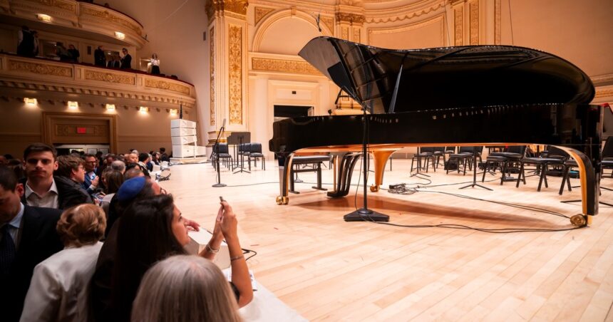 El piano con teclado curvo de Rafael Viñoly