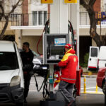 Sin esperar a Milei, Shell aumenta en promedio 15% la nafta y el gasoil en todo el país