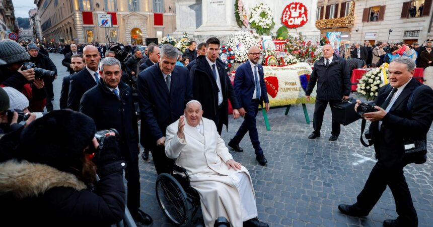 Al final el papa Francisco se dio un baño de multitudes en el Día de la Virgen