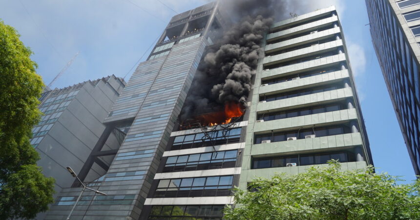 Trágico incendio en el Bajo: la mujer que hizo todo bien y murió y la desesperación de una madre por su hija