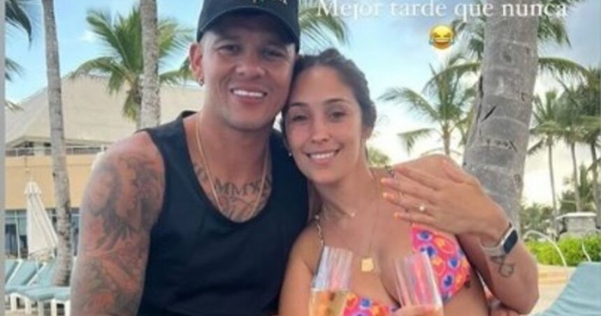 Marcos Rojo y las vacaciones más románticas: le pidió casamiento a su mujer en la playa