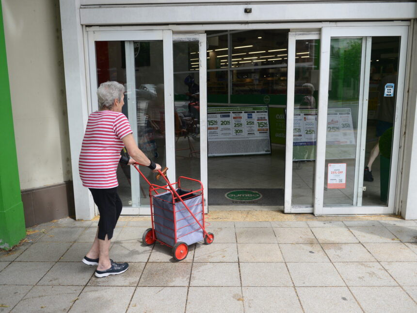 “Está complicado, pero mañana puede ser peor”: cómo fue el día después de los anuncios de Caputo en los supermercados