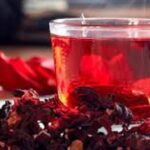 Té de hibisco: para qué sirve, cómo se prepara y cuál es la mejor hora para tomarlo