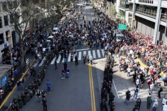 Con un fuerte operativo policial, el Gobierno logró limitar la marcha 
de los piqueteros de izquierda