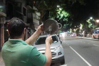 Tras los anuncios de Javier Milei, hay cacerolazos y cortes en barrios de la Ciudad y Gran Buenos Aires