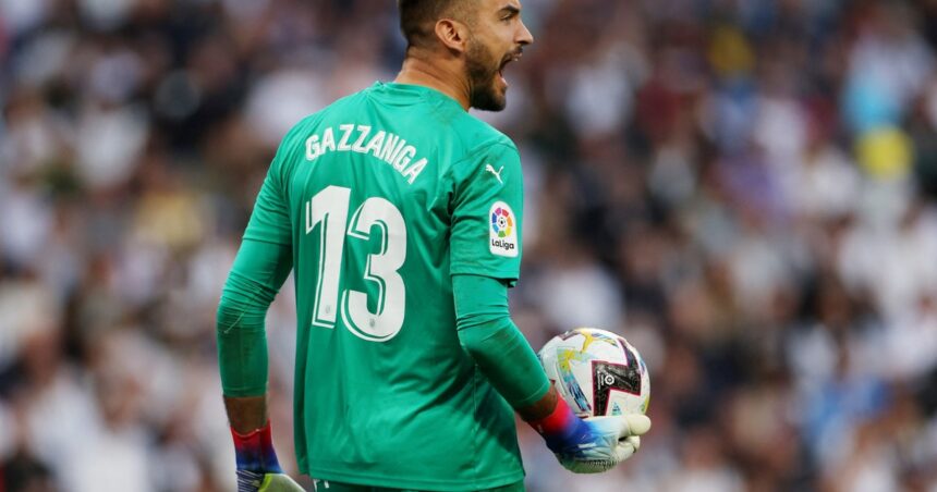 paulo-gazzaniga,-el-arquero-argentino-que-deslumbro-a-scaloni-y-es-figura-en-el-sorprendente-girona,-lider-en-espana