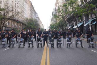 Gremios y piqueteros desafían nuevamente al protocolo de Patricia Bullrich