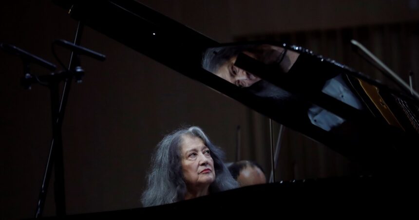 Balance 20 años. Éxito y sinsabores de esa genia llamada Martha Argerich (2022)