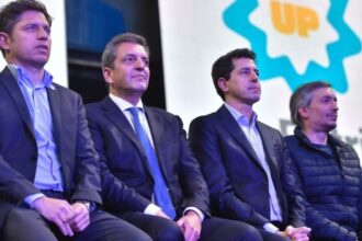 Axel Kicillof se reunió con Sergio Massa y Máximo Kirchner para definir una estrategia K contra el DNU de Javier Milei