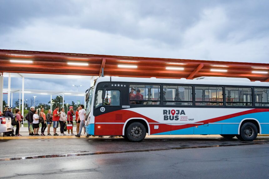 Rioja Bus informó sobre el servicio en las fiestas