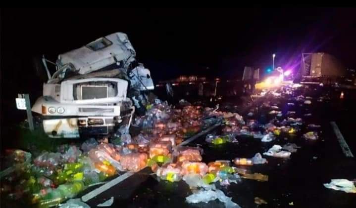 Tremendo choque frontal de camiones en Vicuña Mackenna: los dos choferes murieron