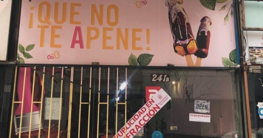 Escándalo en Córdoba: clausuraron por “faltas al buen gusto” un local que vendía waffles con forma de pene