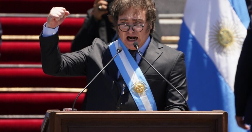 Javier Milei cruzó a los dirigentes que rechazan el DNU: “Algunos por sadismo y otros por corruptos quieren mantener encadenados a los argentinos”