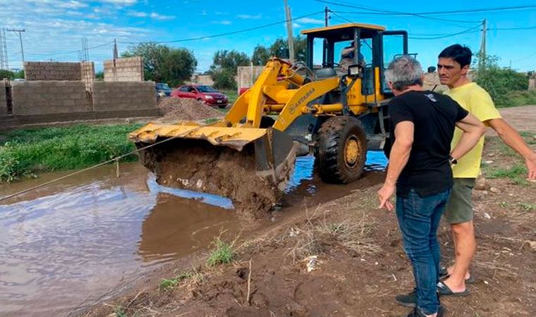 El Intendente Armando Molina, recorrió hoy,  zonas abnegadas por las fuertes lluvias de navidad