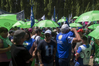 Javier Milei, el DNU y sus medidas, EN VIVO: ATE denunció penalmente al Presidente por el mega decreto