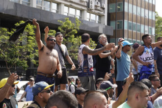 Marcha de la CGT contra el DNU de Milei, EN VIVO: masiva protesta de gremios y movimientos sociales frente a Tribunales