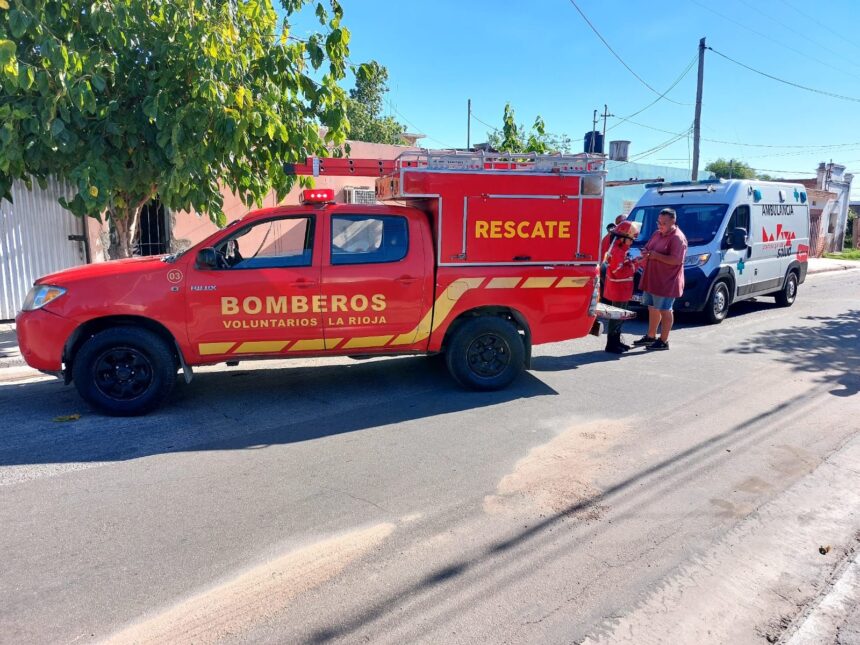 Una mujer debió ser trasladada al hospital tras caerse de una motocicleta