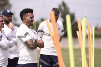 Carlos Tevez en la pretemporada de Independiente: entre el conflicto por su ‘joyita’ y un fuerte desafío deportivo