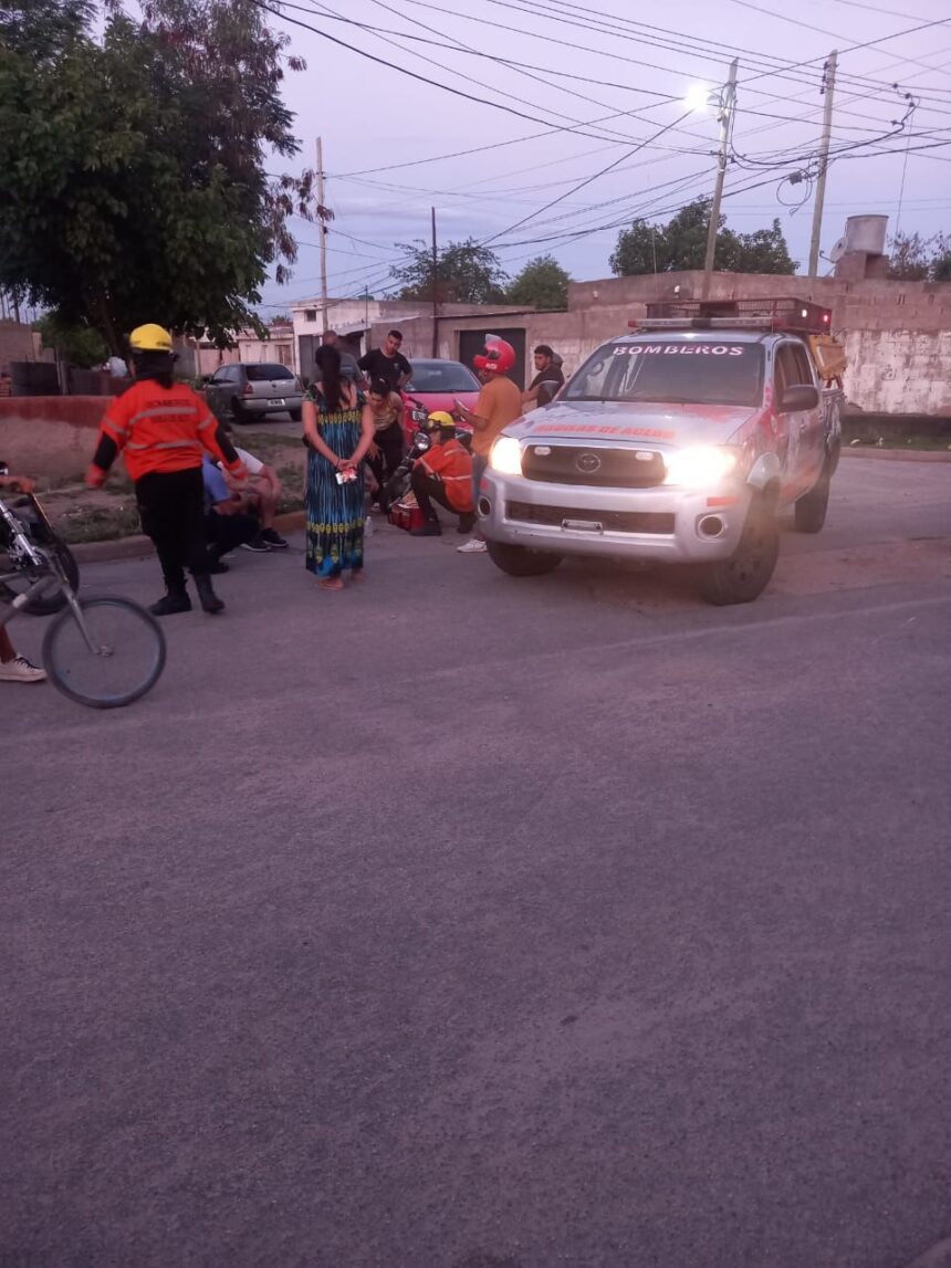 Siniestro vial entre motociclistas dejó a un joven con traumatismo de cráneo