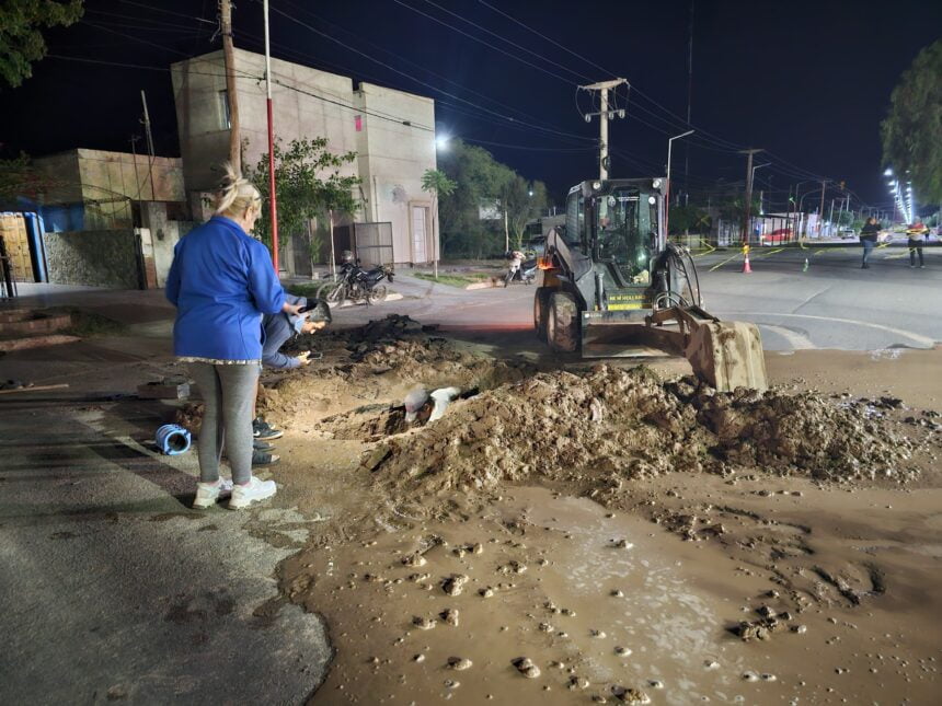 SE REPARO  CAÑO MADRE QUE ABASTECE EL SERVICIO DE AGUA DEL SECTOR SUR DE CHEPES