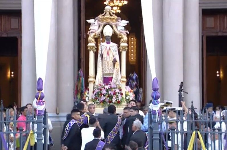 Con la participación de fieles, la diócesis de La Rioja celebró la solemne procesión por fiestas del Tinkunaco