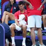 Djokovic cayó en la previa de Australia y encendió las alarmas por su muñeca: “Mientras más juego, más me duele”