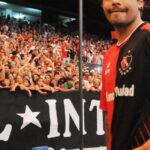 El presidente de Newell’s aseguró que “ya está todo acordado con Banega” y aclaró que no se lo “robó” a Boca