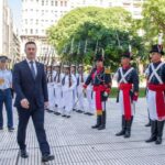 El Gobierno intenta minimizar la purga de 22 generales contratando a 6 en Defensa