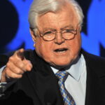 Ted Kennedy, un político “maldito”, rodeado y perseguido por la muerte