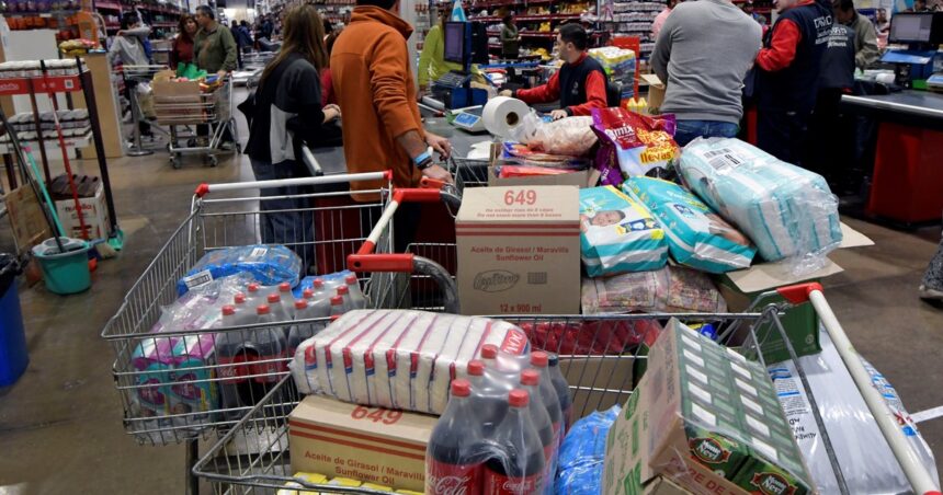 Supermercados mayoristas: qué productos conviene comprar en cantidad para ganarle a la inflación