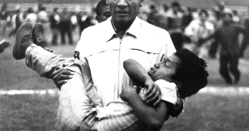 Historias de los Preolímpicos de fútbol: del equipo del joven Bilardo que ilusionó en Lima a la increíble tragedia en el estadio Nacional