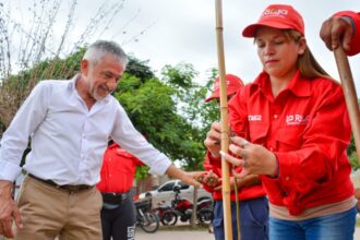 El Intendente Armando Molina encabezó el operativo de erradicación de micro basurales en Barrio Francisco I y II