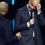 “Qué equipo jugaba mejor, el Barsa 2010 o el City 2023”: la elocuente reacción de Guardiola ante la incómoda pregunta de Henry en los The Best