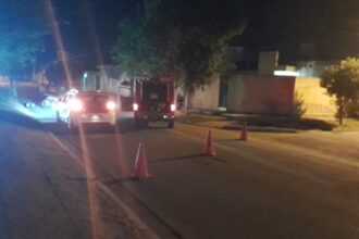 Motociclista perdió el control y cayó a la cinta asfáltica