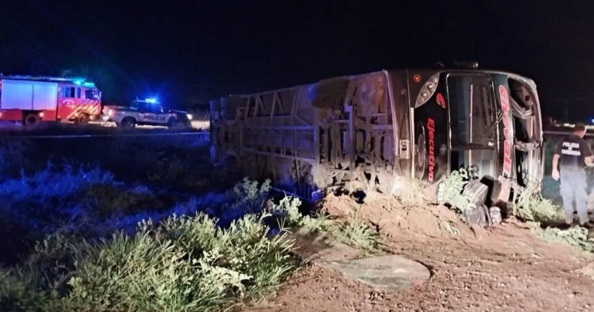 Tragedia en la ruta: volcó un micro en Córdoba y murió una turista que volvía a Buenos Aires