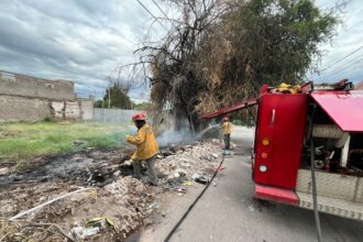 Capital: Se incendió un terreno baldío que era usado como basural