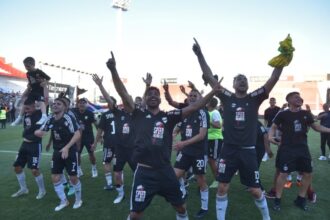 La metamorfosis y los secretos de Riestra, el club que llegó a Primera tras un sprint salvaje y que muchos miran de reojo