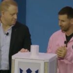 Lionel Messi habló en inglés para bautizar un barco durante la presentación de la nueva camiseta del Inter Miami