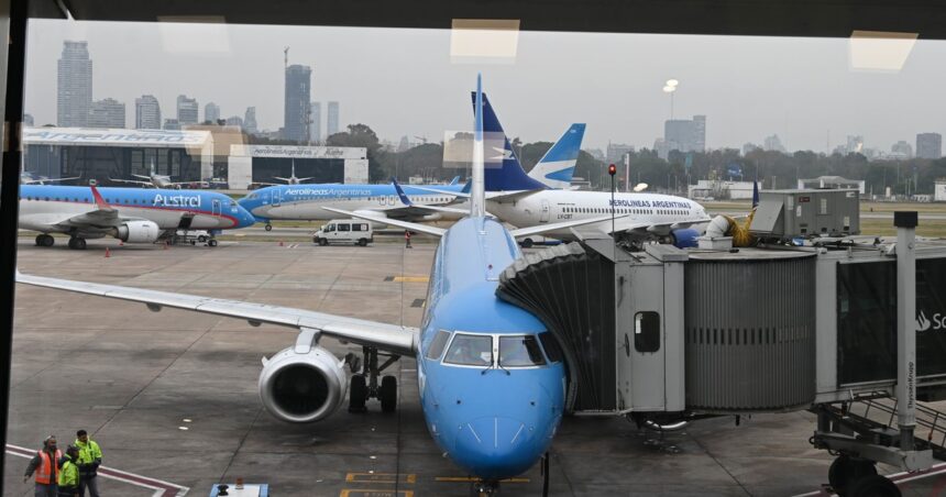 Por el paro de la CGT, Aerolíneas Argentinas canceló 267 vuelos y reprogramó otros 26