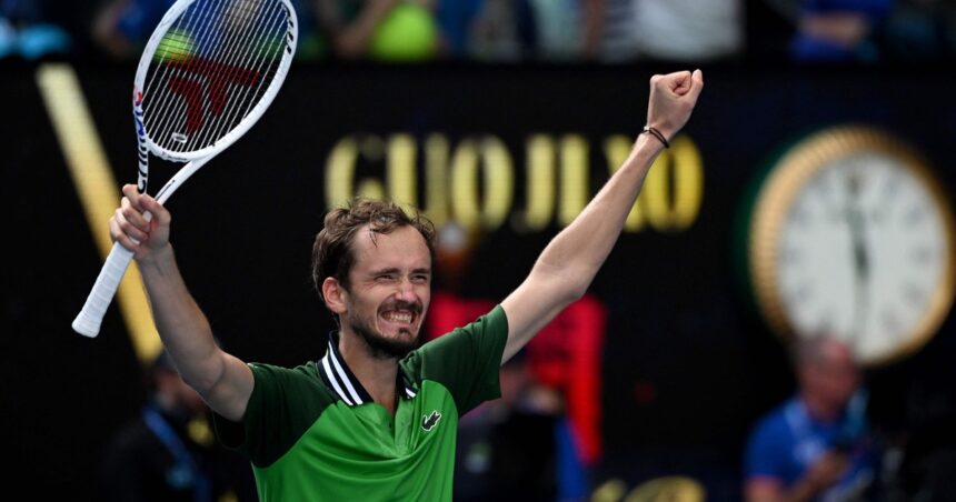 Australian Open: el ruso Medvedev ganó una batalla ante el polaco Hurkacz y está en semifinales