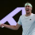 Australian Open: Zverev precisó de su mejor tenis y una mente fría para voltear a Alcaraz y meterse en semis